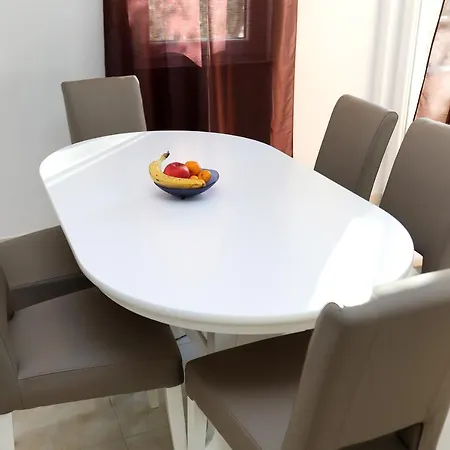 Lovely 2-bed In Okrug Gornji * Traù