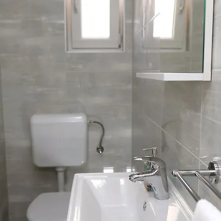 Appartamento Lovely 2-bed In Okrug Gornji